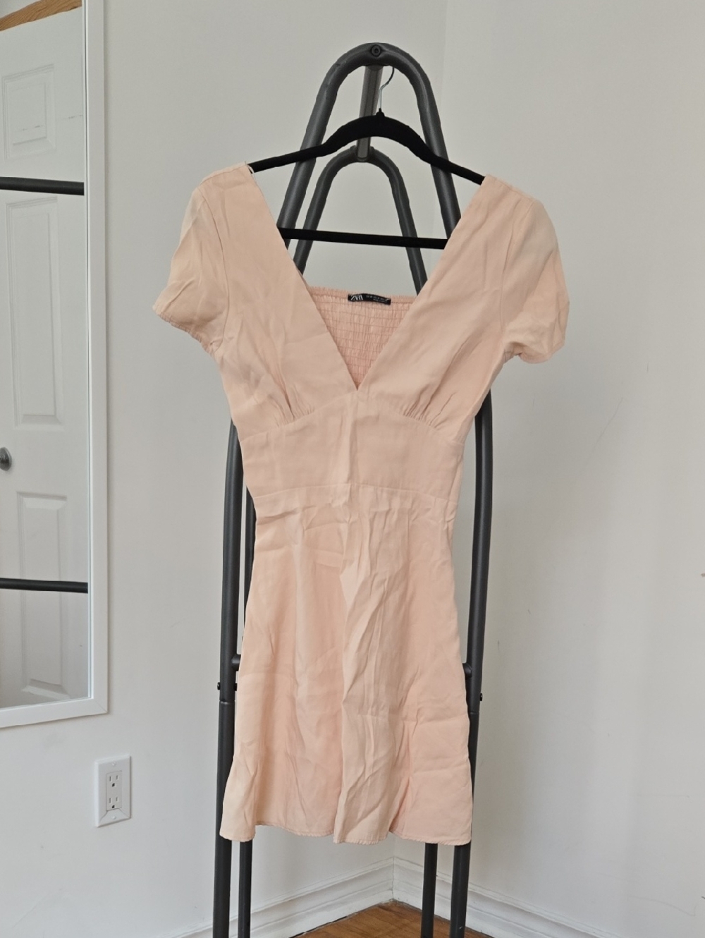 Zara Light Pink V-Neck Short Sleeve Women's Dress